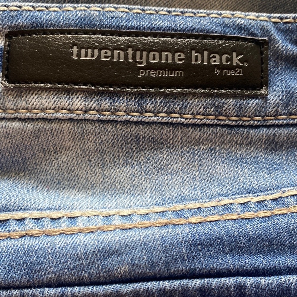 Rue21 Ripped Jeans - Picture 6 of 8
